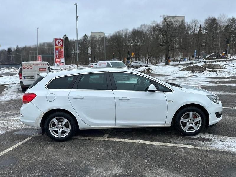 Begagnad Opel Astra 110 HK (80 kW) 2015 Kombi