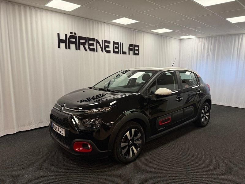 Svart (svart metallic) Begagnad 2022 Citroën C3 PureTech Halvkombi | 129 900 kr (Bra pris) - Bild 1/4