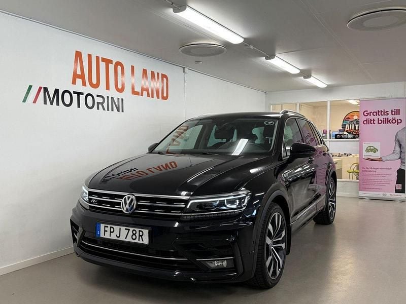 Svart Begagnad 2020 VW Tiguan R-line SUV | 299 900 kr (Marknadspris) - Bild 1/4