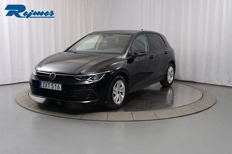 Svart Begagnad 2020 VW Golf VIII Kombi | 209 800 kr (Marknadspris) - Bild 1/4
