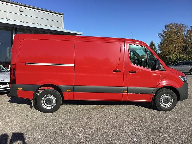 Ny Mercedes 420 110 kW (150 HK) 2025 Röd Pickup