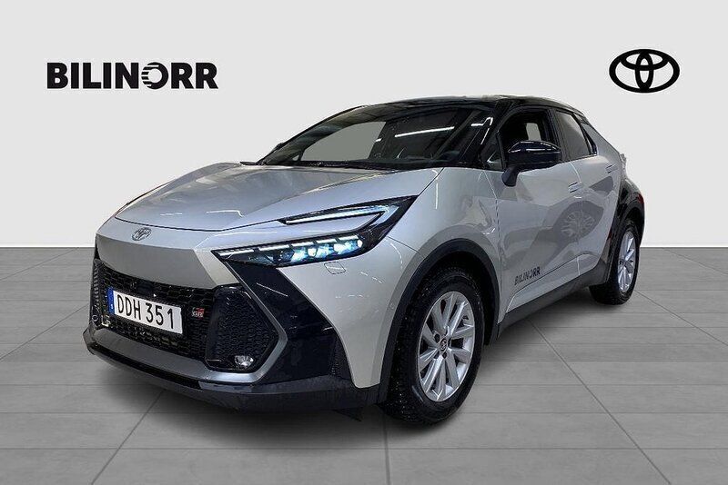 Silver Begagnad 2024 Toyota C-HR Edition SUV | 479 000 kr (Lite dyr) - Bild 1/3