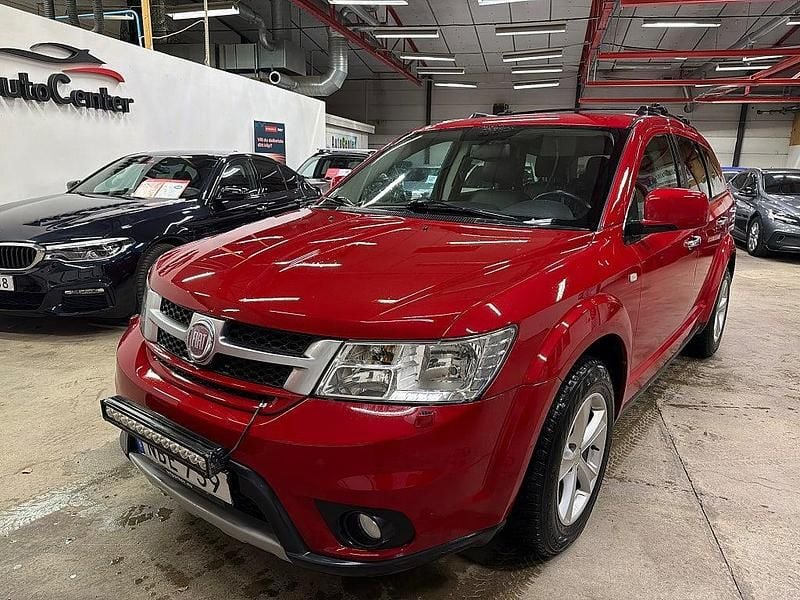 Röd Begagnad 2012 Fiat Freemont SUV | 79 900 kr (Marknadspris) - Bild 1/4