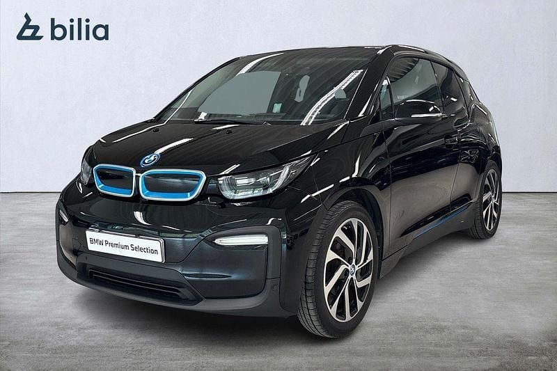 Svart Begagnad 2018 BMW i3 Halvkombi | 169 900 kr (Marknadspris) - Bild 1/4