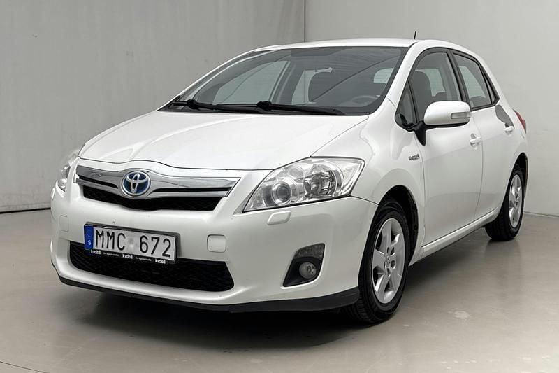Vit Begagnad 2010 Toyota Auris | 80 000 kr - Bild 1/4