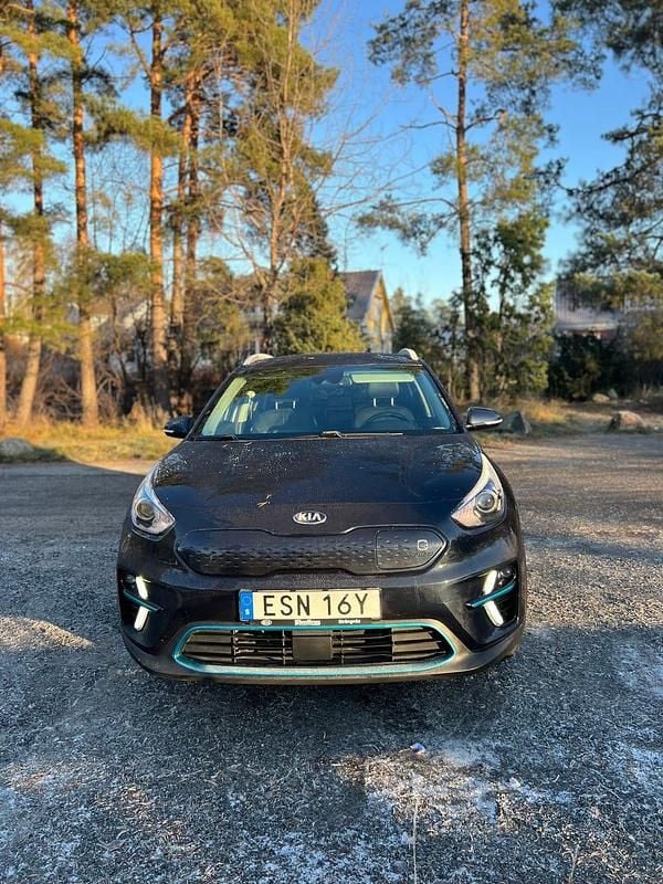 Begagnad 2021 Kia e-Niro SUV | 210 000 kr (Superpris) - Bild 1/4