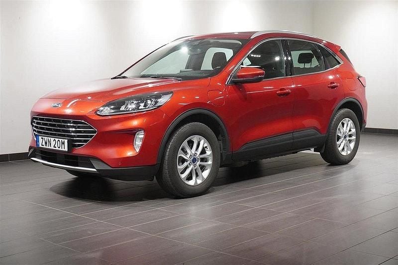 Röd (lucid red nye) Begagnad 2022 Ford Kuga Titanium SUV | 234 900 kr (Bra pris) - Bild 1/2