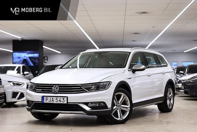 Vit Begagnad 2017 VW Passat Alltrack Kombi | 179 900 kr (Bra pris) - Bild 1/3