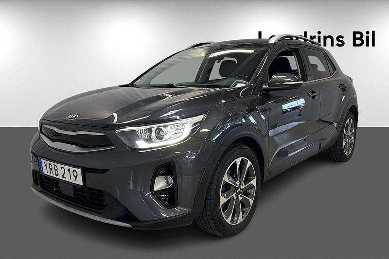Grå Begagnad 2017 Kia Stonic Advance SUV | 135 300 kr (Marknadspris) - Bild 1/4