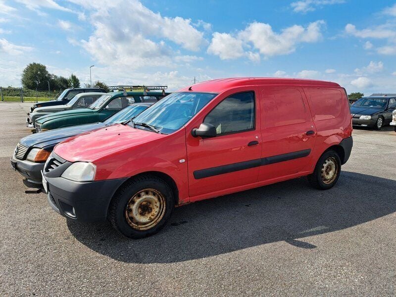 Röd Begagnad 2010 Dacia Logan Sedan | 9 900 kr - Bild 1/4