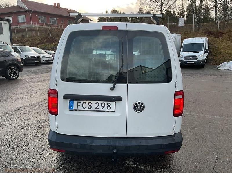 Begagnad VW Caddy Maxi 102 HK (75 kW) 2018 Vit Minibuss
