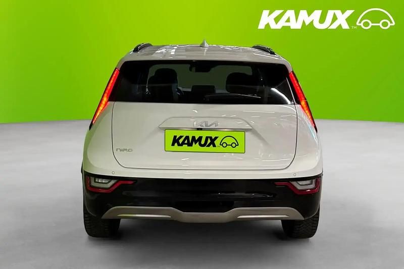 Begagnad Kia e-Niro 160 kW (218 HK) 2022 Vit SUV