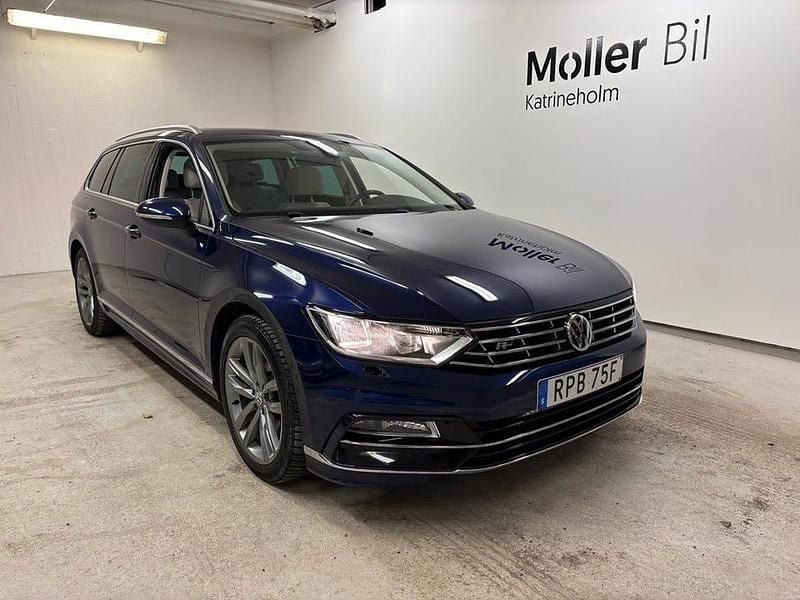 Begagnad VW Passat 150 HK (110 kW) 2019 Atlantic blue metallic