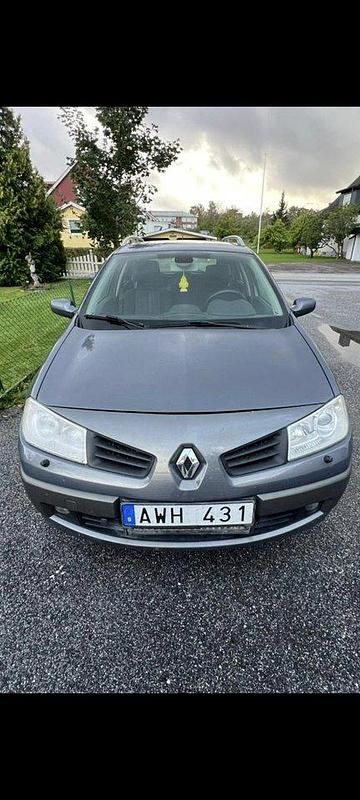 Grå Begagnad 2007 Renault Mégane GrandTour Kombi | 29 900 kr (Marknadspris) - Bild 1/4