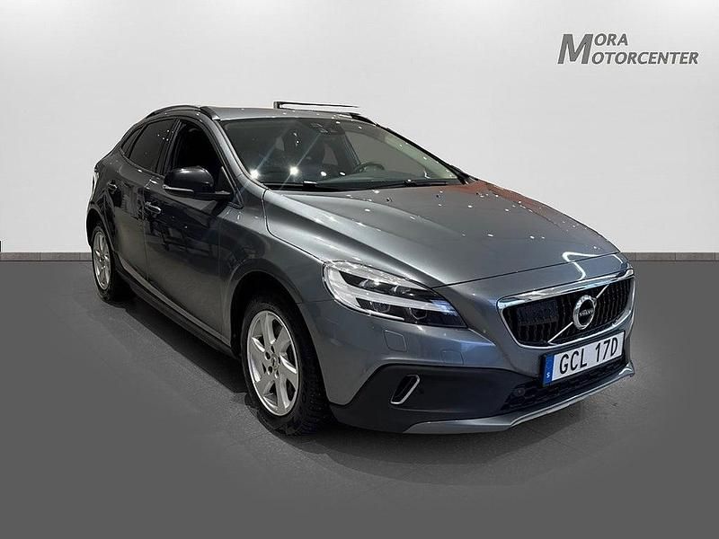 Begagnad Volvo V40 Momentum 150 HK (110 kW) 2019 Grå Halvkombi