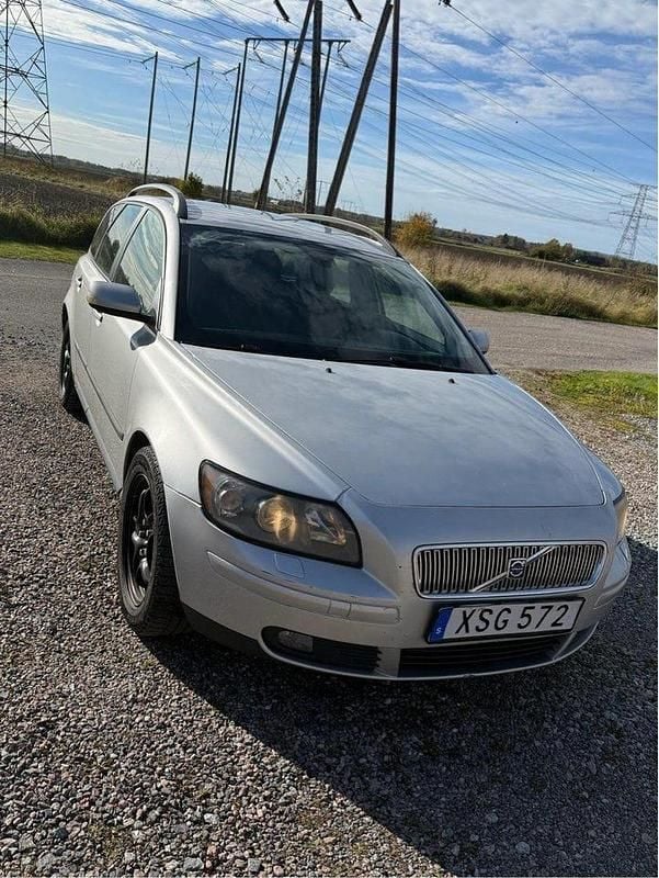 Begagnad 2006 Volvo V50 Kinetic Kombi | 26 900 kr (Marknadspris) - Bild 1/4