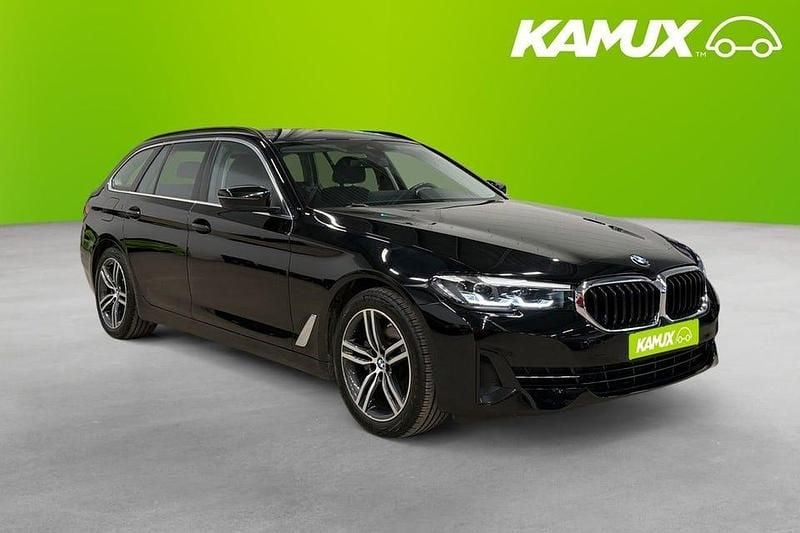 Svart Begagnad 2022 BMW 520 Kombi | 339 800 kr (Bra pris) - Bild 1/4