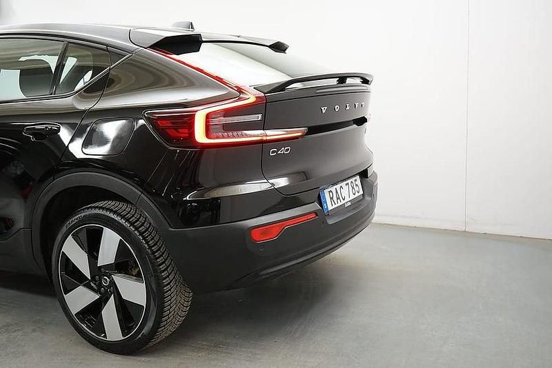 Begagnad Volvo C40 Core 169 kW (231 HK) 2022 Svart SUV