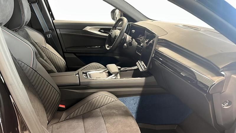 Begagnad Renault Rafale 150 HK (110 kW) 2025 Svart (black) SUV