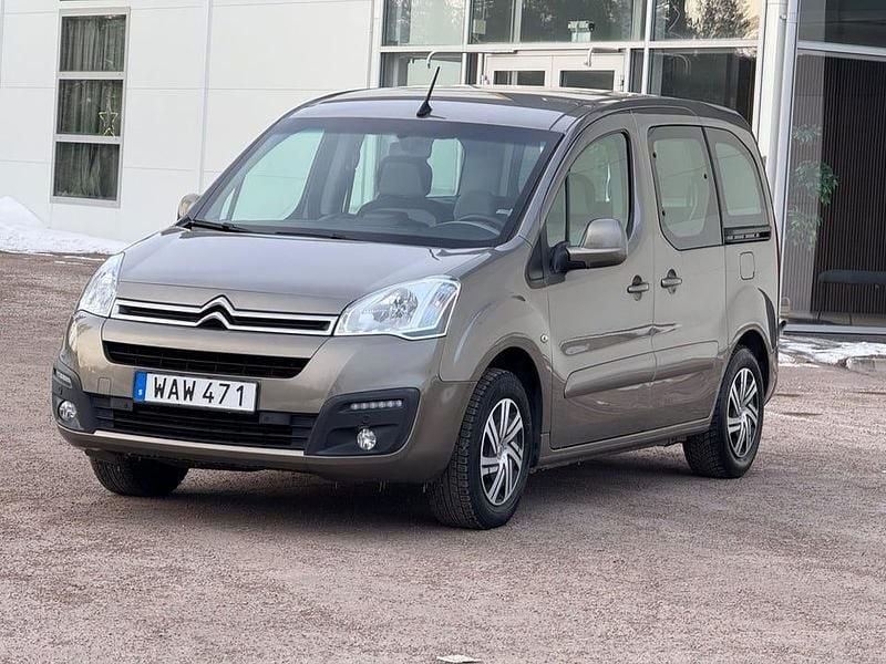 Begagnad Citroën Berlingo 120 HK (88 kW) 2015 Brun Minibuss