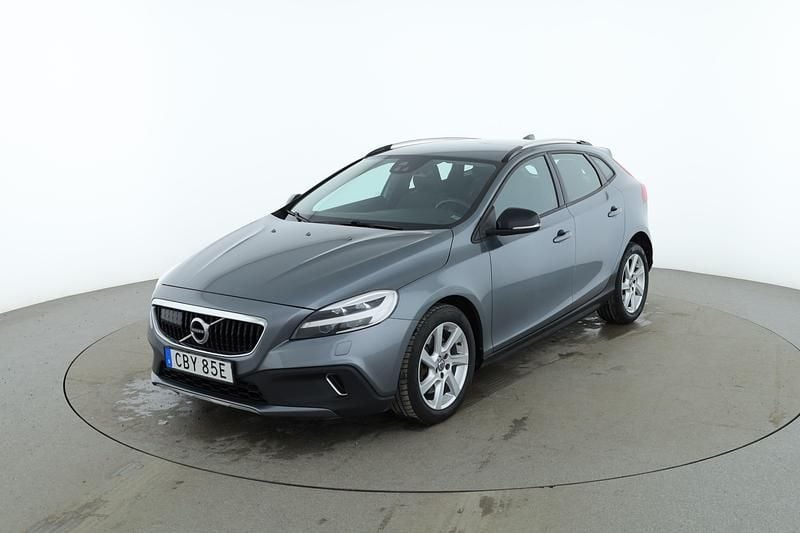 Grå Begagnad 2019 Volvo V40 CC Kombi | 209 000 kr (Marknadspris) - Bild 1/4