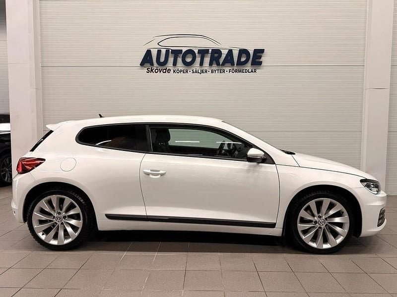 Begagnad VW Scirocco 180 HK (132 kW) 2015 Vit Sportkupé