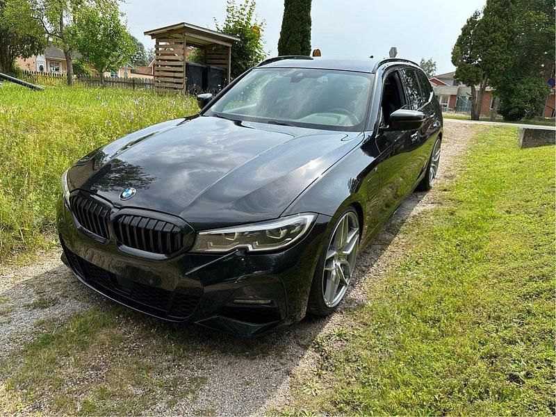 Begagnad 2021 BMW 330e M Sport Kombi | 349 000 kr (Dyr) - Bild 1/4
