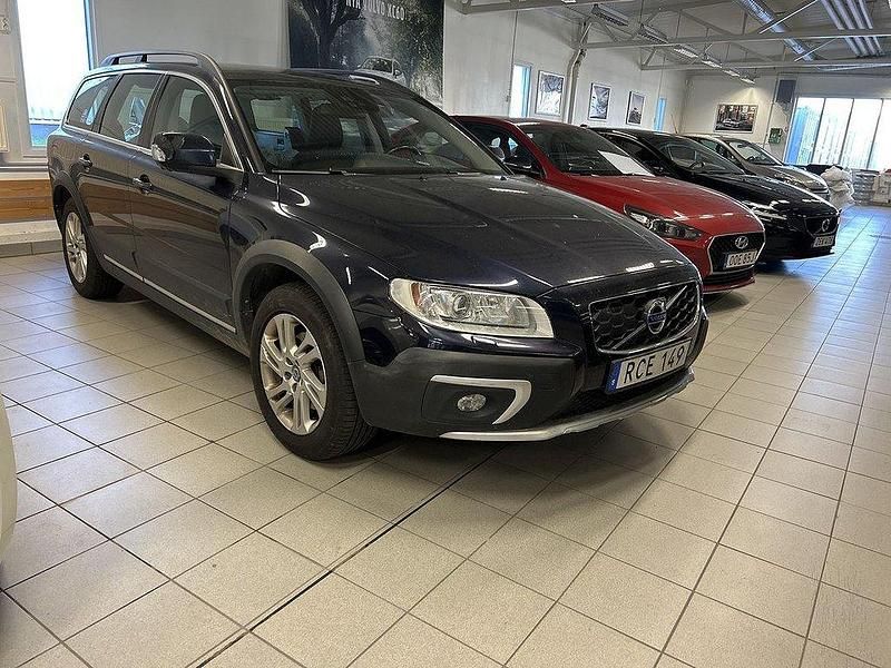 Mörkblå Begagnad 2016 Volvo XC70 Momentum SUV | 199 500 kr (Marknadspris) - Bild 1/1