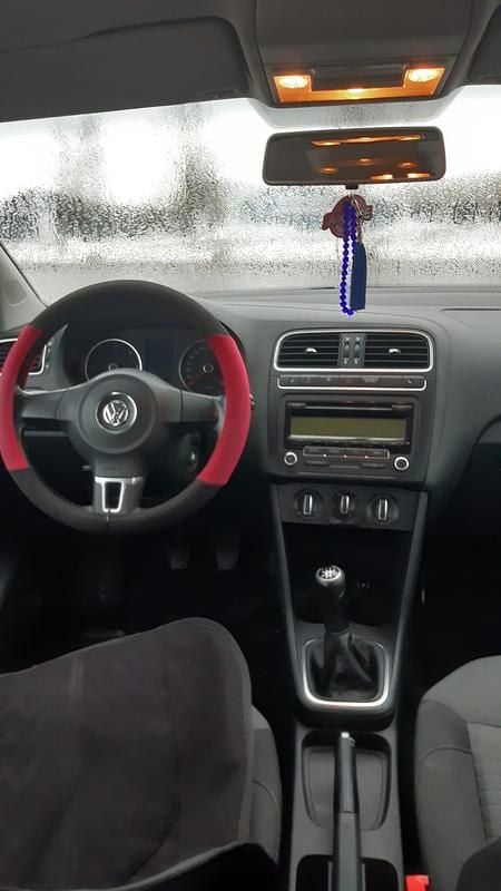 Begagnad VW Polo 90 HK (66 kW) 2010 Halvkombi