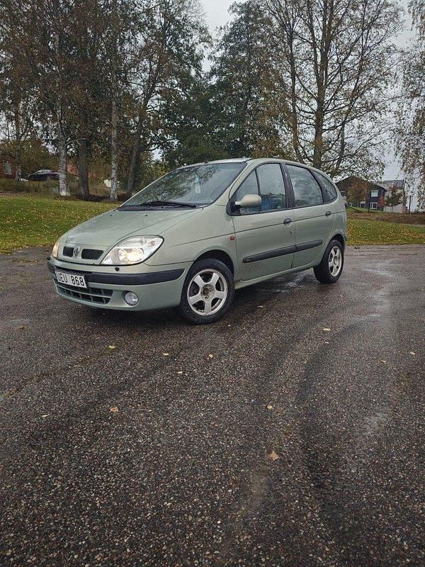 Grön Begagnad 2003 Renault Scénic Authentique Minibuss | 11 000 kr (Marknadspris) - Bild 1/4
