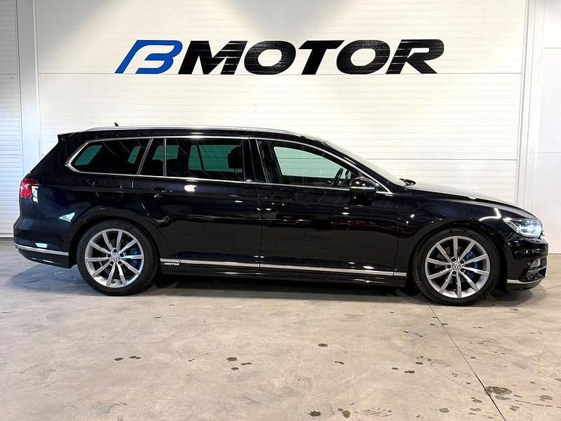 Begagnad VW Passat Highline 190 HK (139 kW) 2015 Svart Kombi