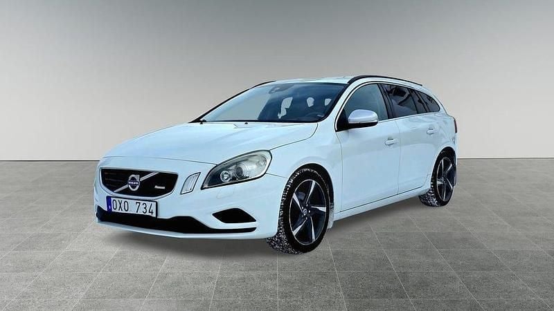 Vit Begagnad 2011 Volvo V60 R-Design Kombi | 94 900 kr (Superpris) - Bild 1/4