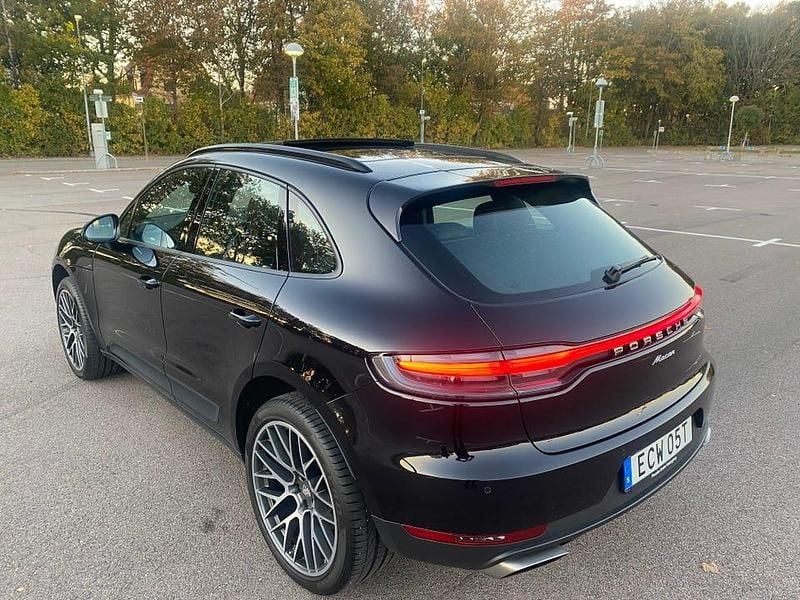 Begagnad Porsche Macan 245 HK (180 kW) 2020 Karbon svart SUV