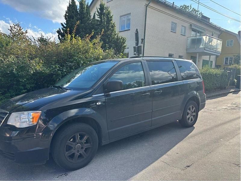 Svart Begagnad 2010 Chrysler Grand Voyager Minibuss | 30 000 kr (Superpris) - Bild 1/4