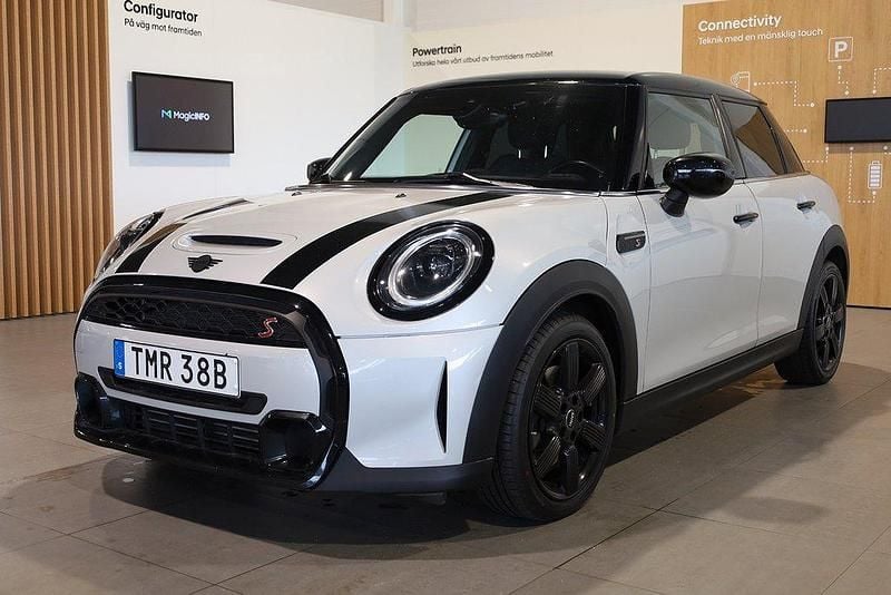 Silver Begagnad 2022 Mini Cooper S Halvkombi | 259 800 kr (Bra pris) - Bild 1/3