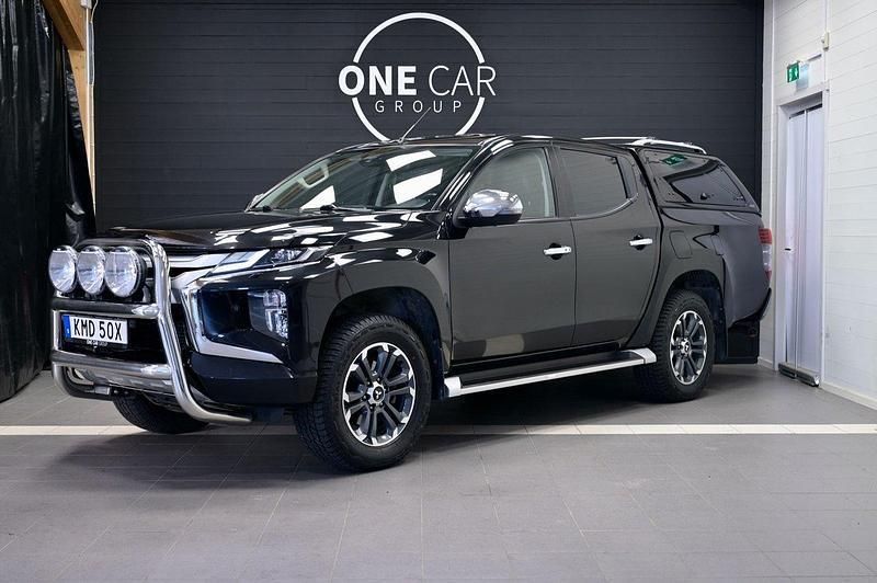 Svart Begagnad 2020 Mitsubishi L200 Pickup | 299 800 kr (Marknadspris) - Bild 1/4