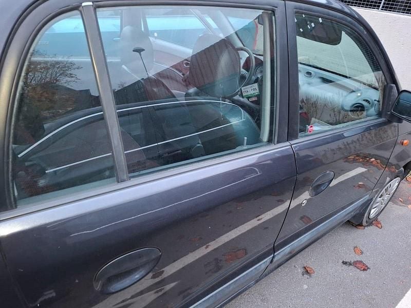 Grå Begagnad 2007 Hyundai Atos Prime Halvkombi | 10 000 kr - Bild 1/4