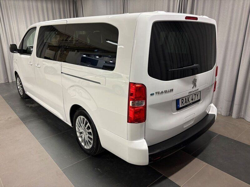 Begagnad Peugeot e-Traveller Business-Line 100 kW (136 HK) 2023 Vit Minibuss