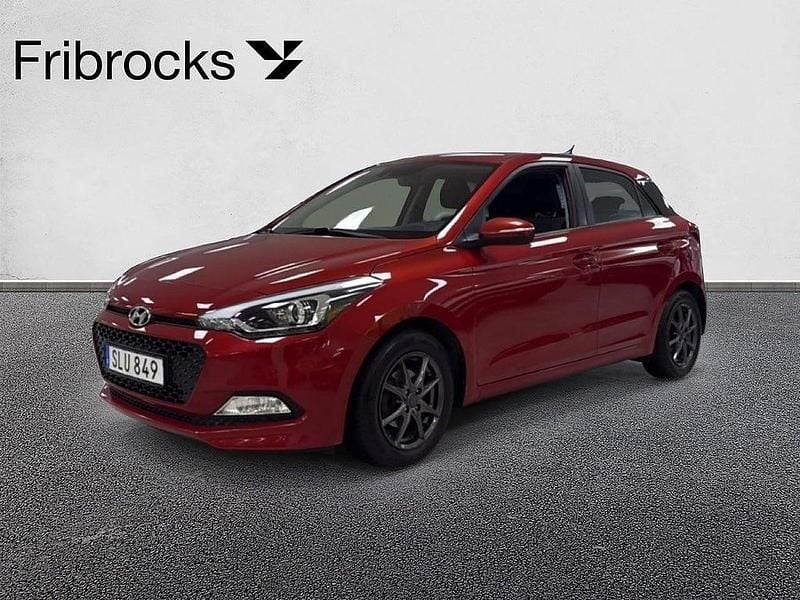 Röd Begagnad 2014 Hyundai i20 Comfort Halvkombi | 89 800 kr (Marknadspris) - Bild 1/4