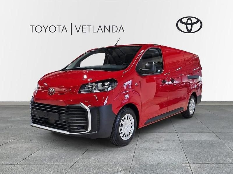 Röd Begagnad 2024 Toyota Proace Comfort Minibuss | 449 875 kr - Bild 1/4