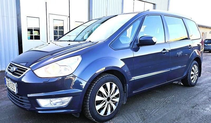 Begagnad Ford Galaxy Trend 116 HK (85 kW) 2014 Grå Minibuss