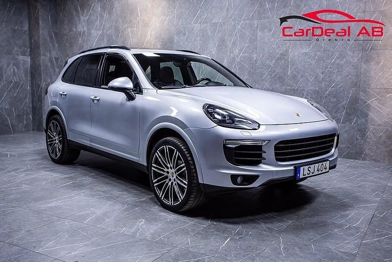 Silver Begagnad 2015 Porsche Cayenne S Sport SUV | 269 800 kr (Dyr) - Bild 1/4