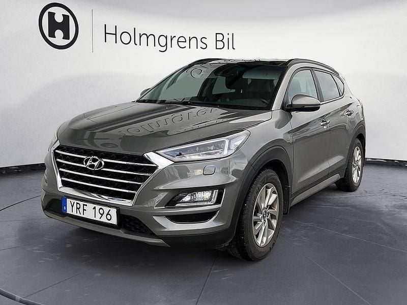 Grå Begagnad 2018 Hyundai Tucson Premium SUV | 249 500 kr (Dyr) - Bild 1/4