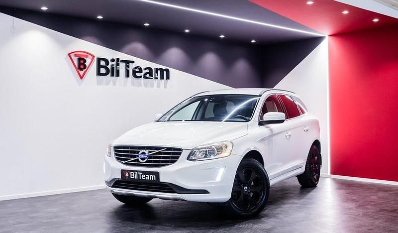 Begagnad Volvo XC60 Momentum 181 HK (133 kW) 2014 Vit SUV