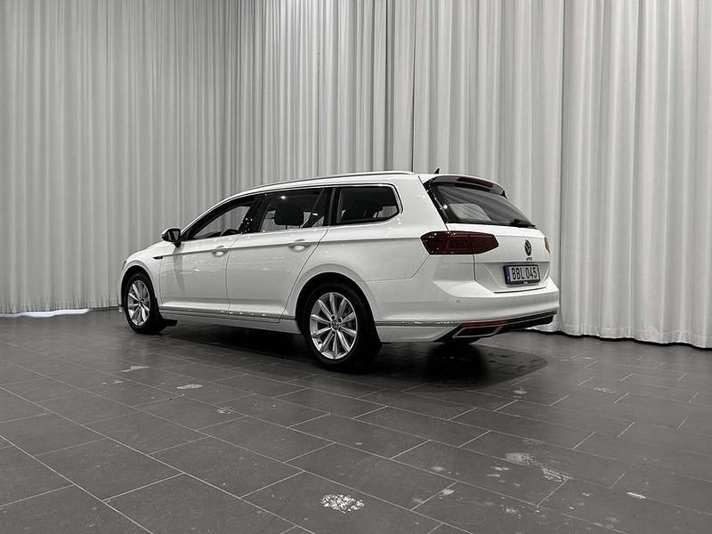 Begagnad VW Passat GTE 156 HK (114 kW) 2021 Pure white (stängd för ny