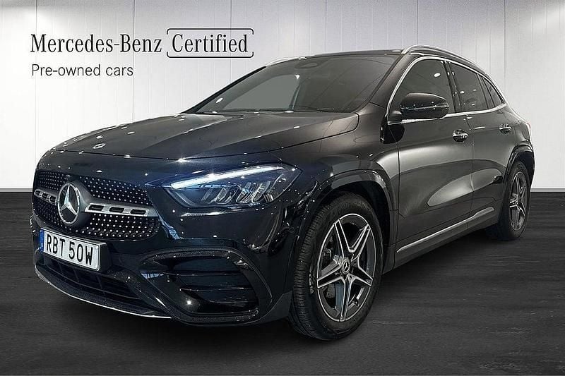Svart Begagnad 2024 Mercedes GLA200 AMG SUV | 429 000 kr (Marknadspris) - Bild 1/4