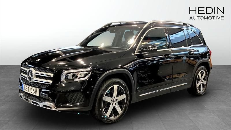 Svart Begagnad 2022 Mercedes GLB200 AMG line SUV | 399 900 kr (Bra pris) - Bild 1/4