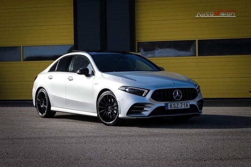 Silver Begagnad 2019 Mercedes A35 AMG AMG Sedan | 364 900 kr (Marknadspris) - Bild 1/4