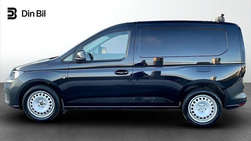 Begagnad VW Caddy 122 HK (89 kW) 2023 Deep black pärleffekt Minibuss