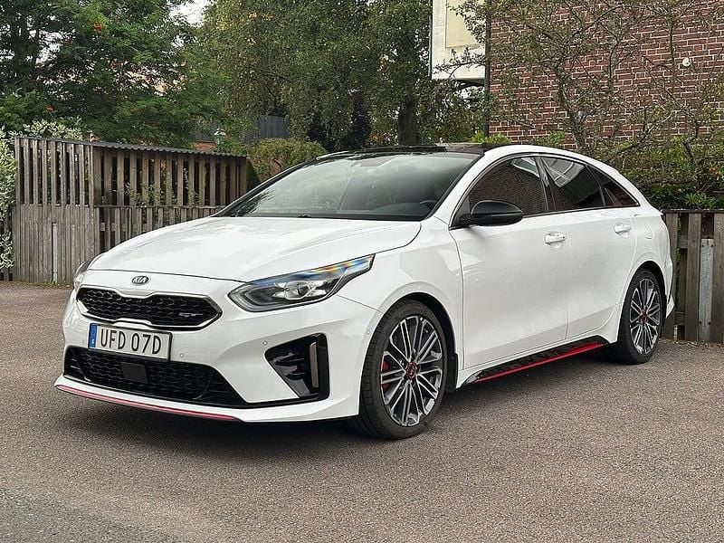 Begagnad Kia ProCeed GT 204 HK (150 kW) 2020 Vit Kombi